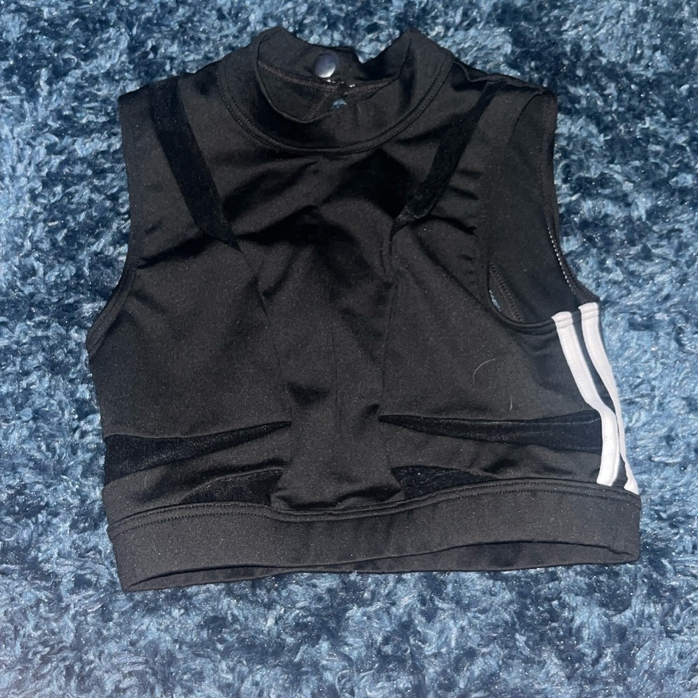 black and white workout top